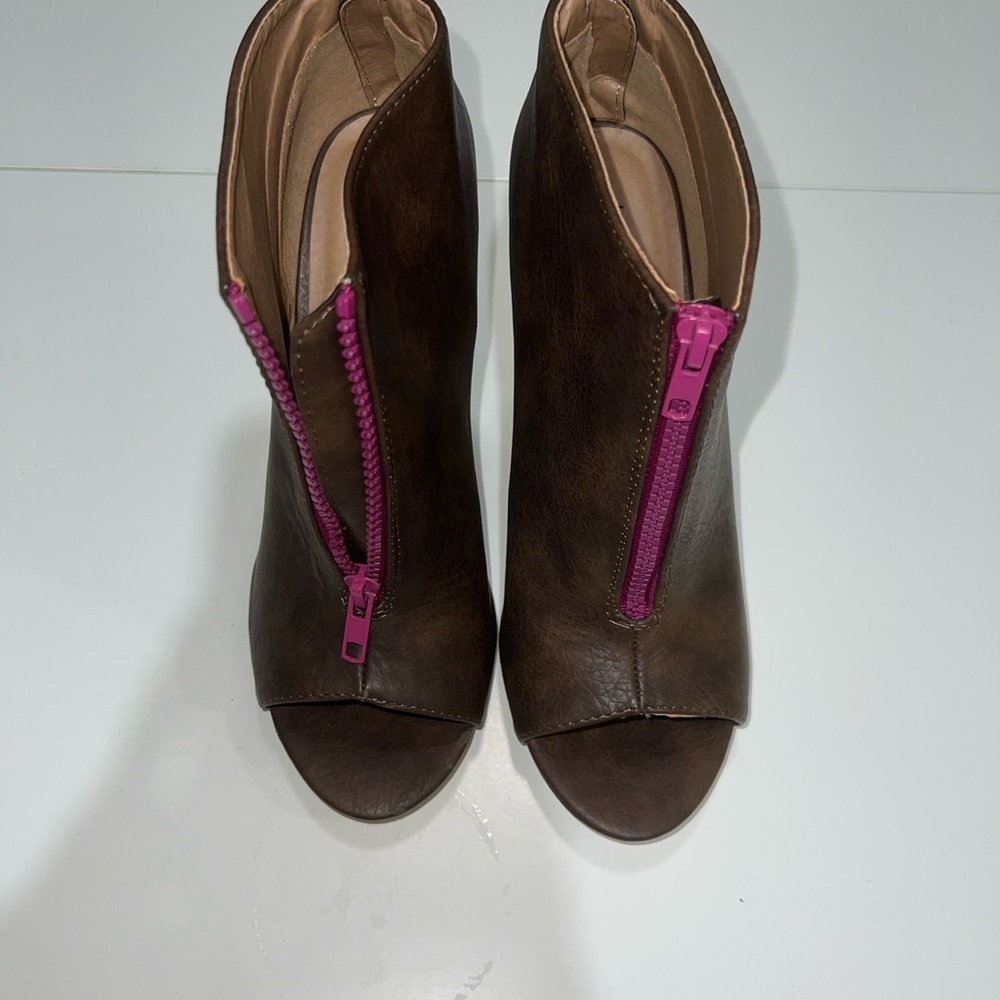 Michael Antonio Brown Heeled Boots with Pink Zipper